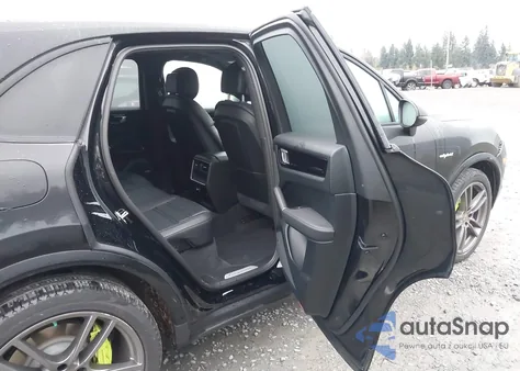 2019 Porsche Cayenne E-Hybrid z USA, uszkodzony, nr VIN WP1AE2AY8KDA50449